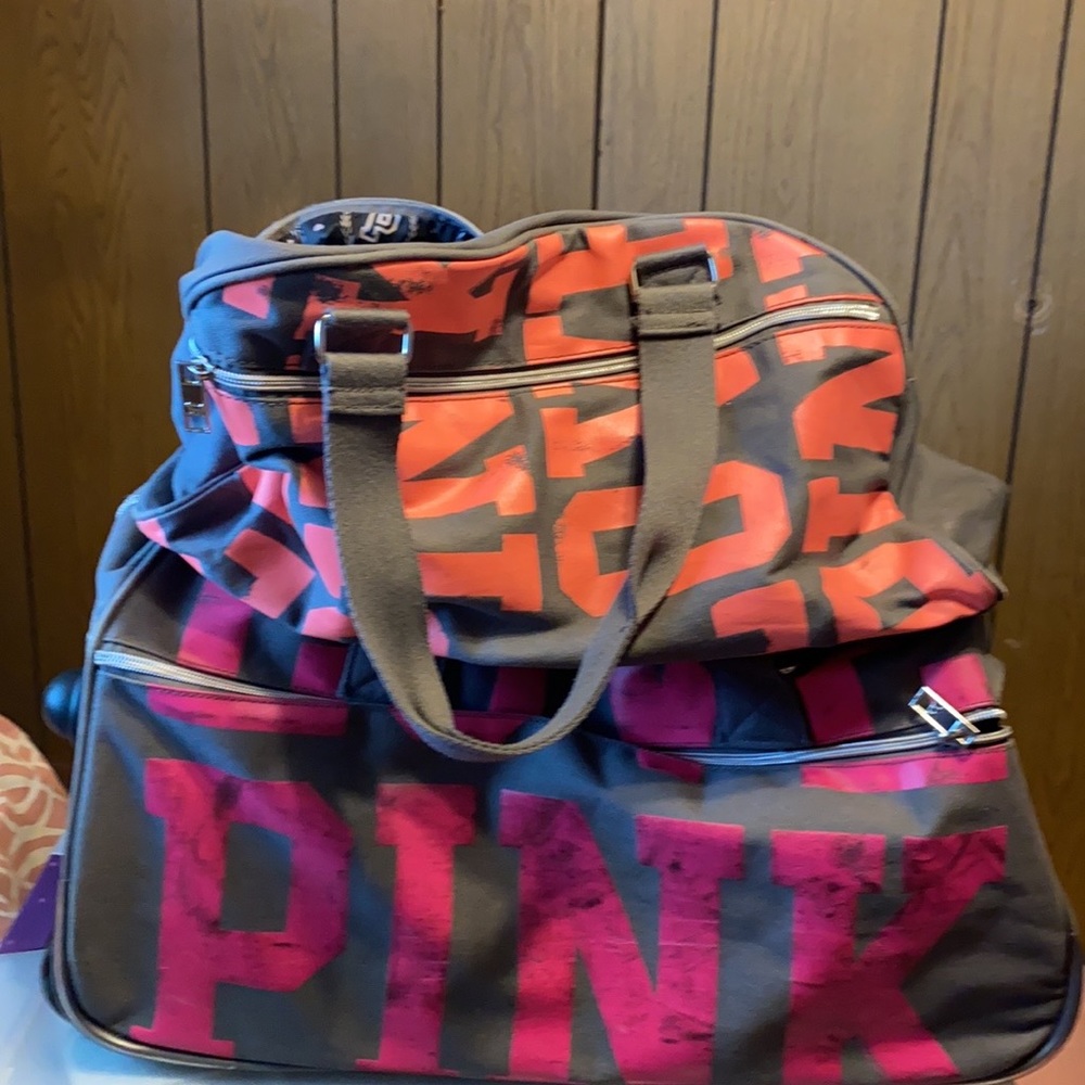 Vs PINK luggage